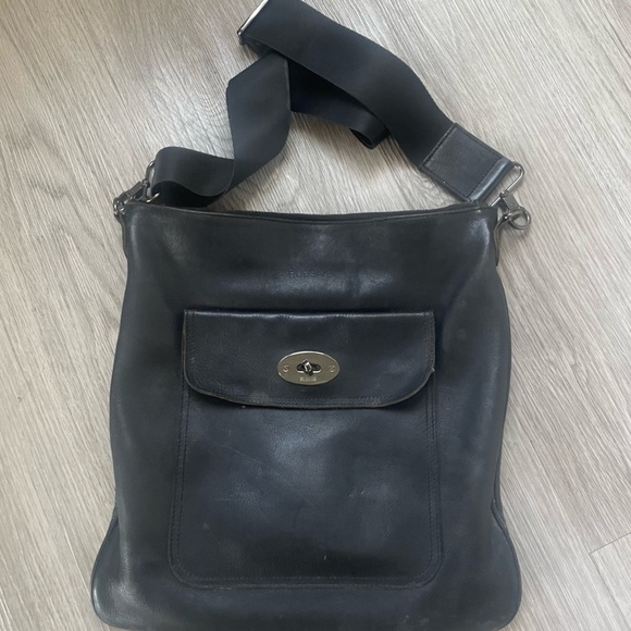 RUDSAK Black Crossbody Bag with Adjustable Strap - Picture 1 of 9